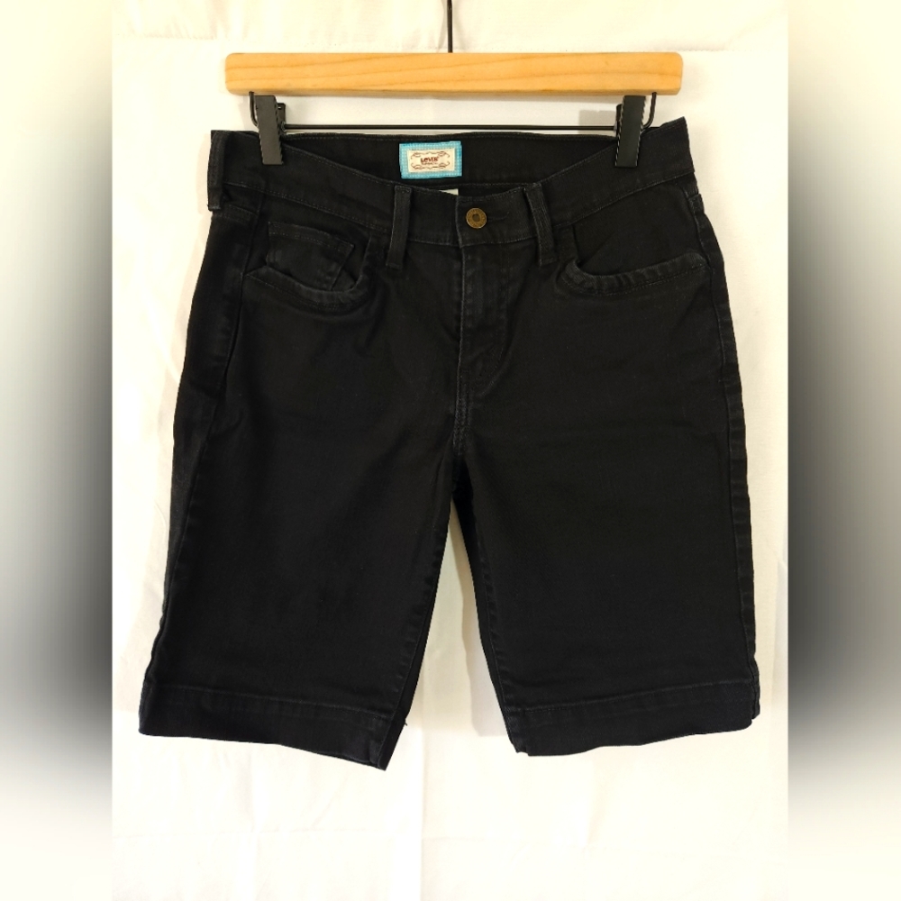 Levi's 515 Bermuda Shorts, size 6